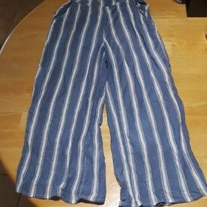 Hollister Women XS Capri Pants